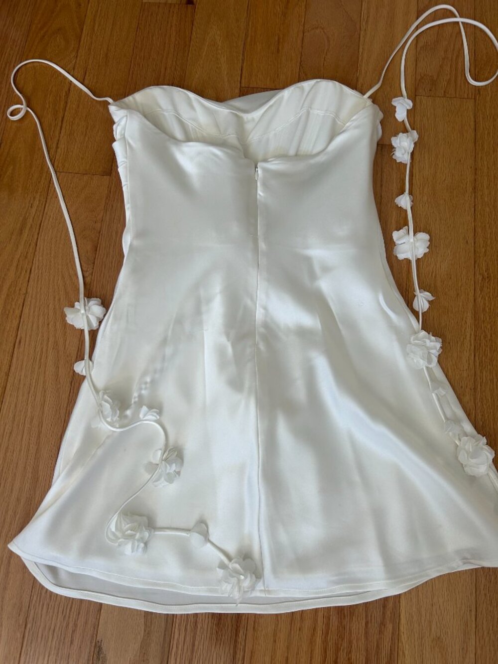 MESHKI WHITE OTILLIE DRESS IN SIZE SMALL - Picture 2 of 4